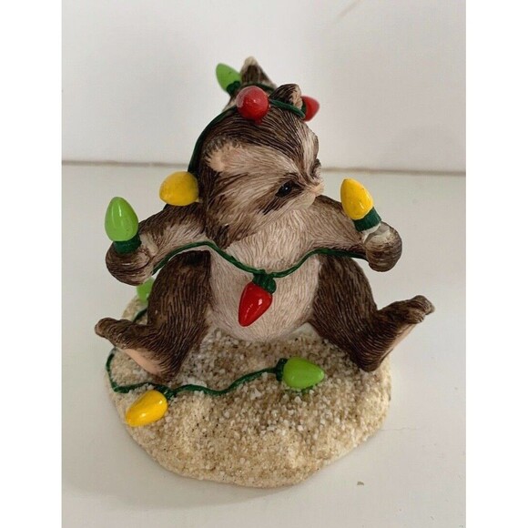 Charming Tails Silvestri Testing the Lights Raccoon Dean Griff Christmas Lights - Picture 5 of 7